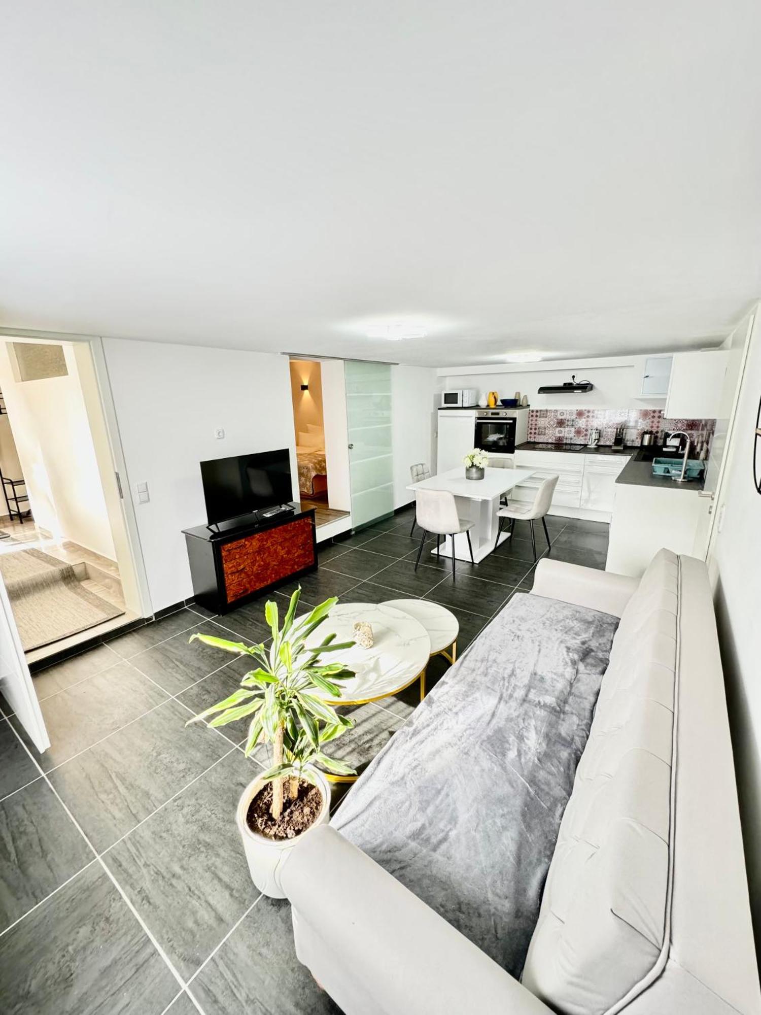 Familie Moisil Villa Daun Exteriör bild